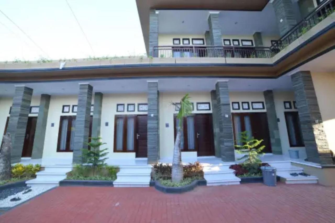 Oyo Flagship 91237 Ratu Guest House Kedunganan Eksteriør bilde