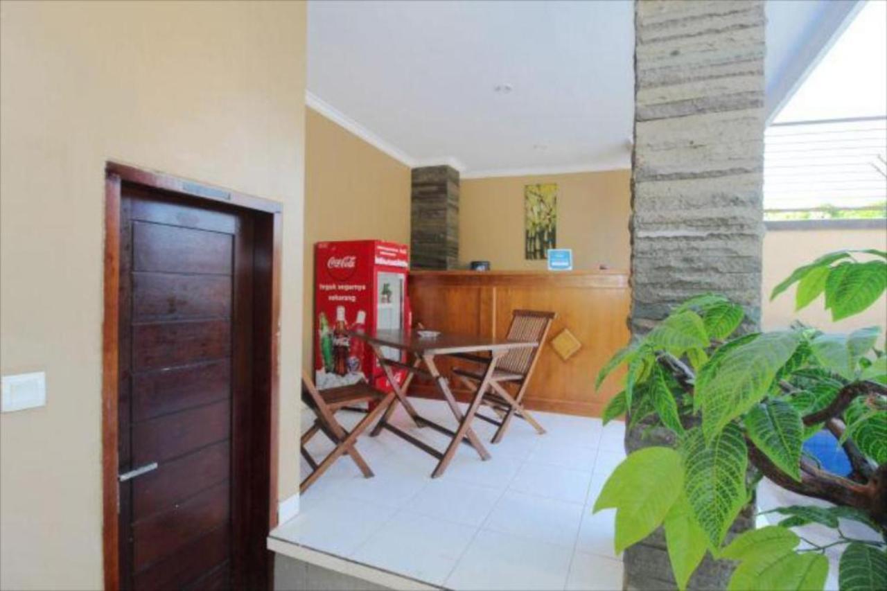 Oyo Flagship 91237 Ratu Guest House Kedunganan Eksteriør bilde