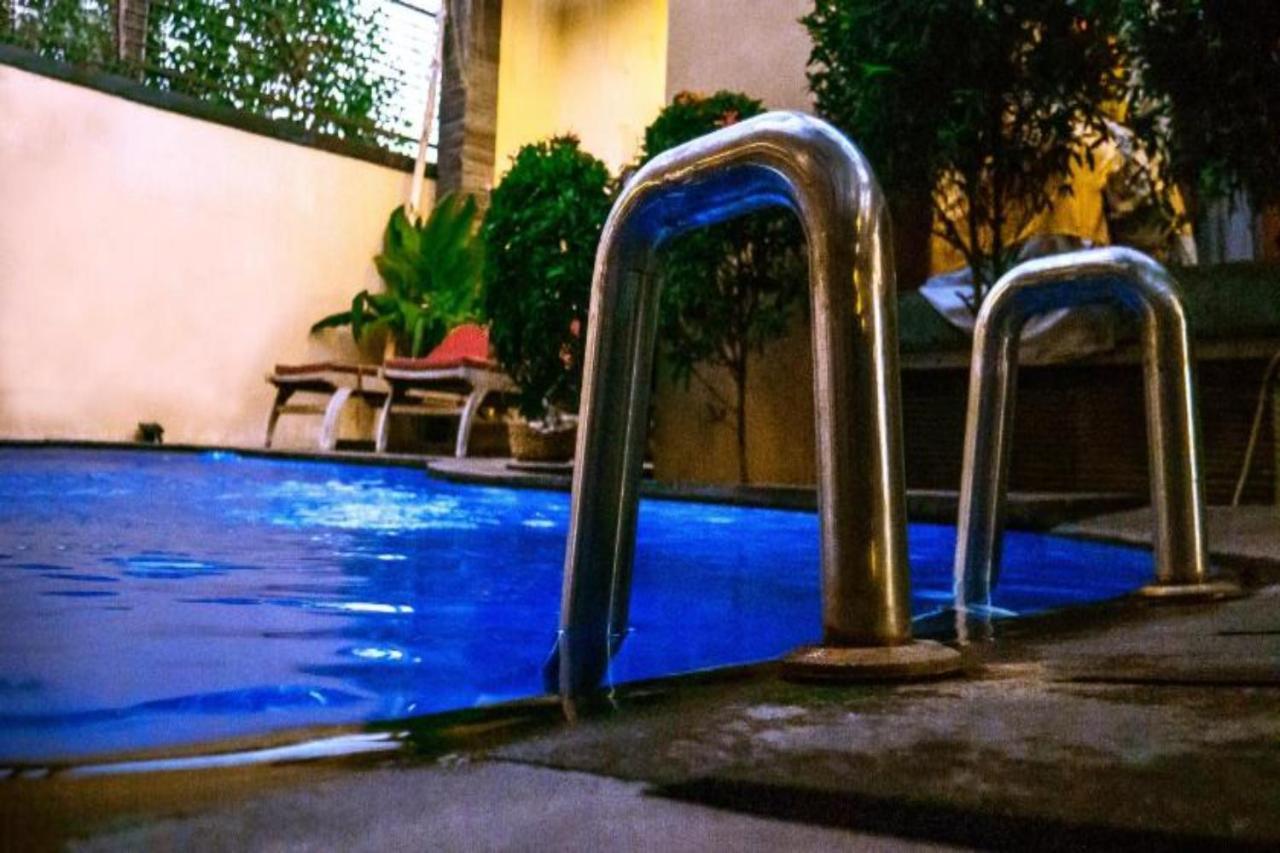 Oyo Flagship 91237 Ratu Guest House Kedunganan Eksteriør bilde