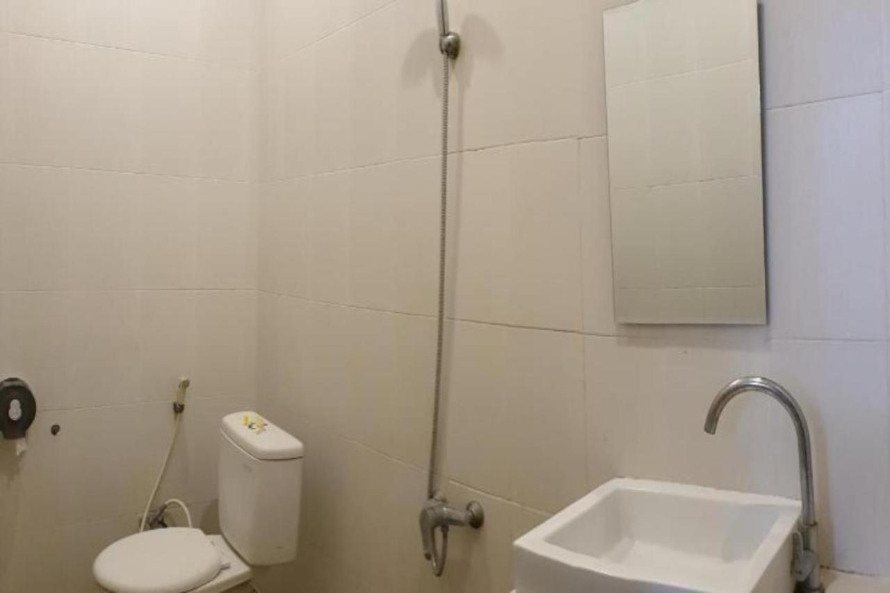 Oyo Flagship 91237 Ratu Guest House Kedunganan Eksteriør bilde